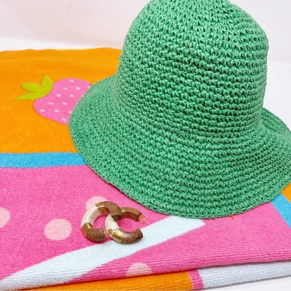 🚨Vacation Bundle🚨 SUNGLASSES, HAT, EARRINGS AND BEACH TOWEL - Picture 9 of 16